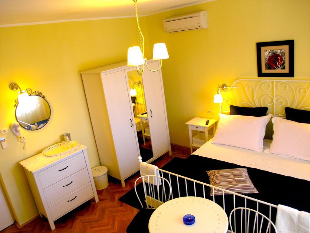 House Rozi Hotel Palit Bagian luar foto