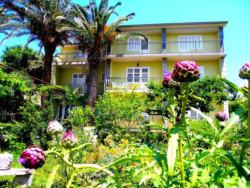 House Rozi Hotel Palit Bagian luar foto
